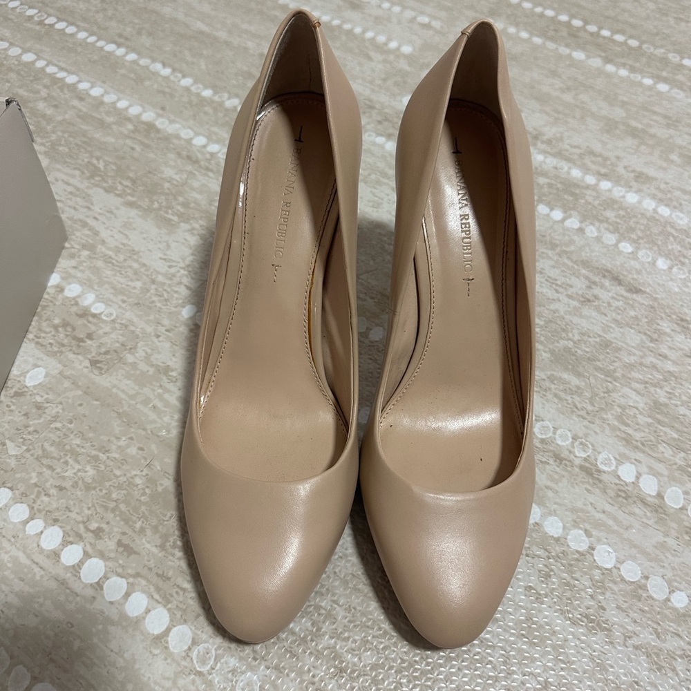 Banana Republic Nude Heels